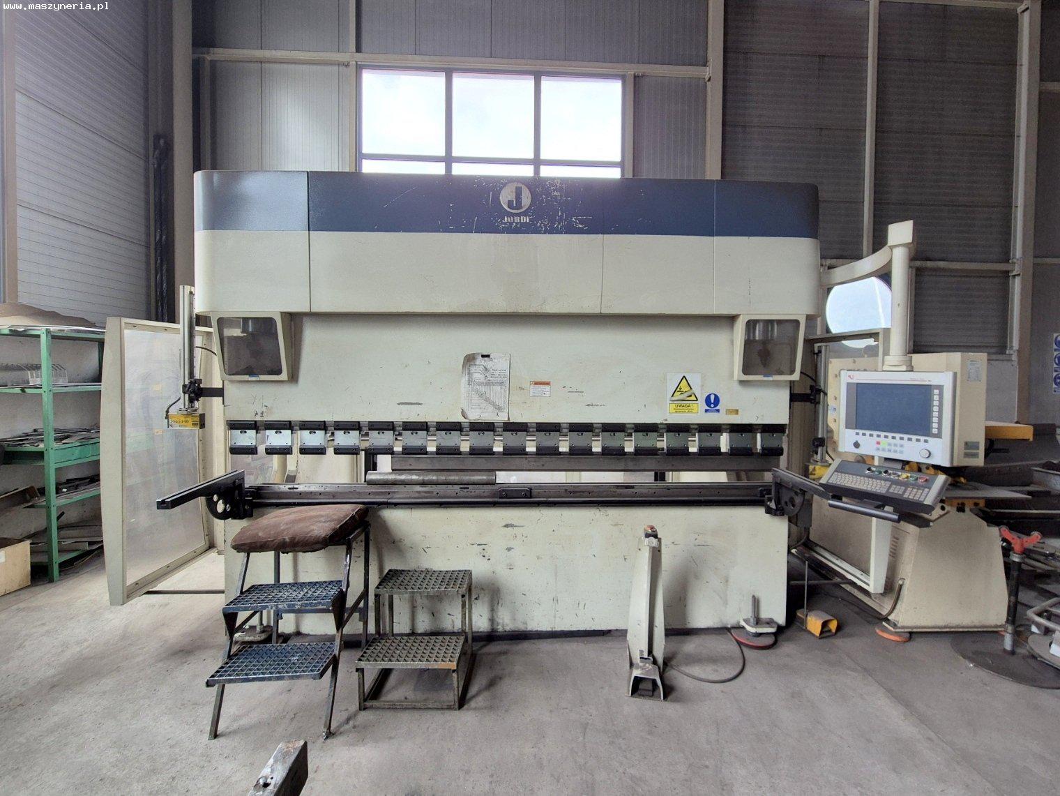 Pressa piegatrice idraulica CNC JORDI PHE-30180 in vendita - foto 2